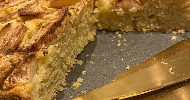 Skaniausias sviestinis trupininis obuolių pyragas