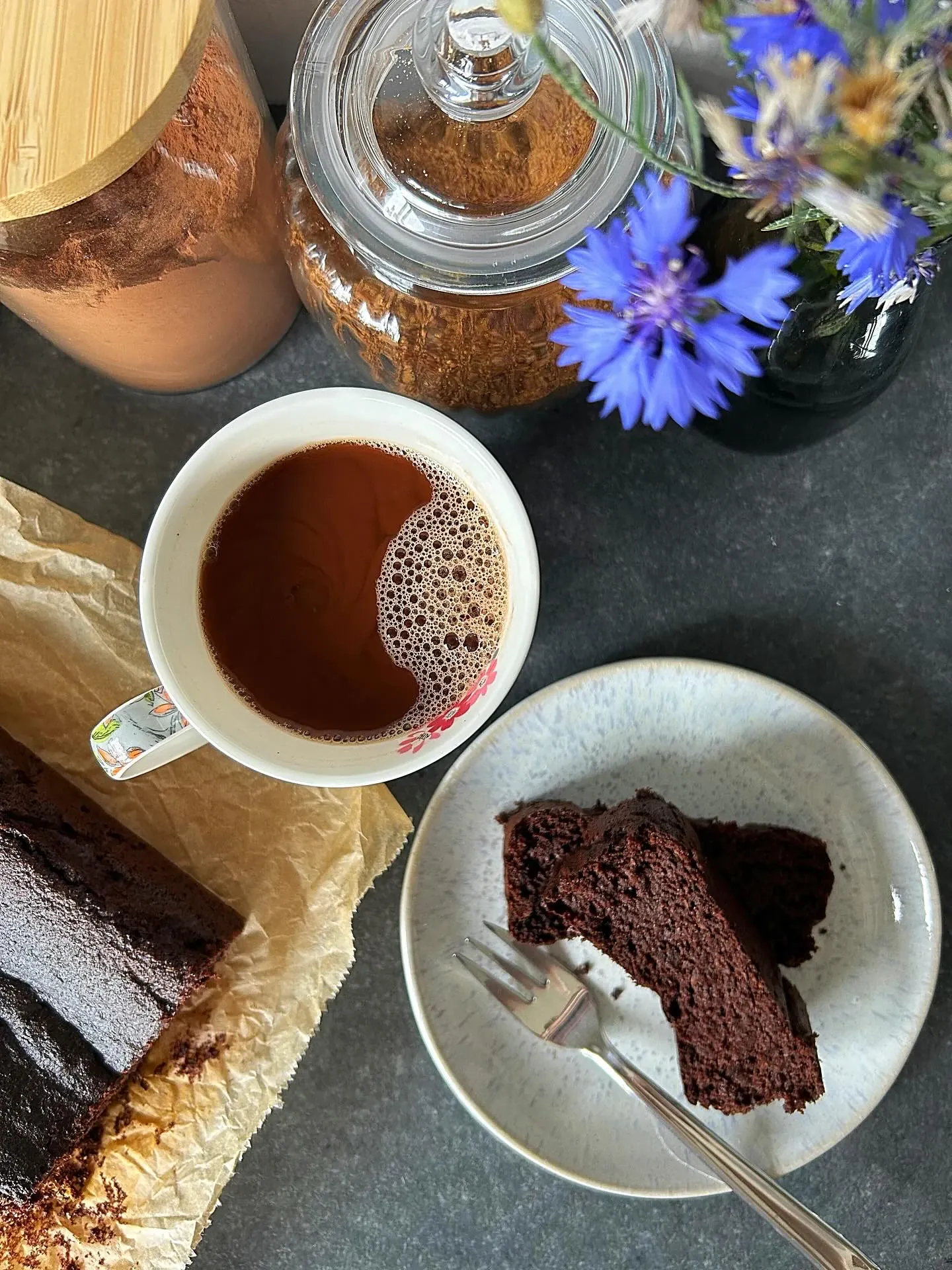 Wilgotne brownie z mąki migdałowej bez cukru i glutenu