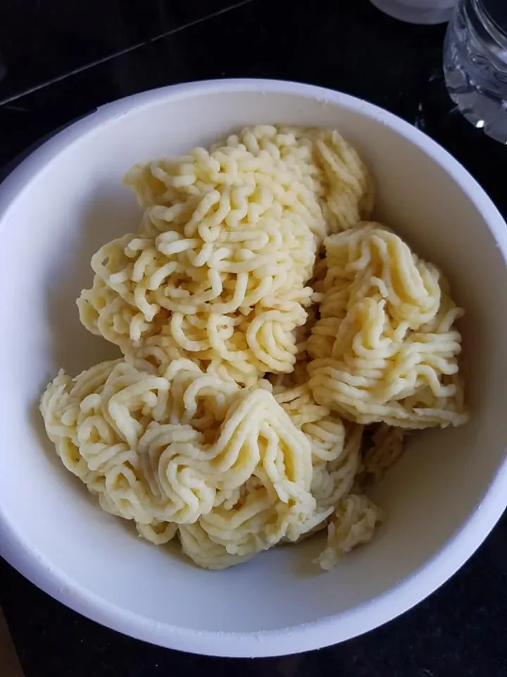 Čičinsko kepsnys iš kiaulienos faršo - bulvių apvalkale