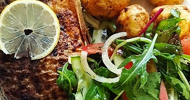 Auksaspalvė dorada, kepta orkaitėje