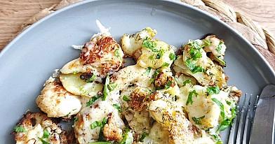Ziemniaki i kalafior z patelni z serem – obiad zero waste