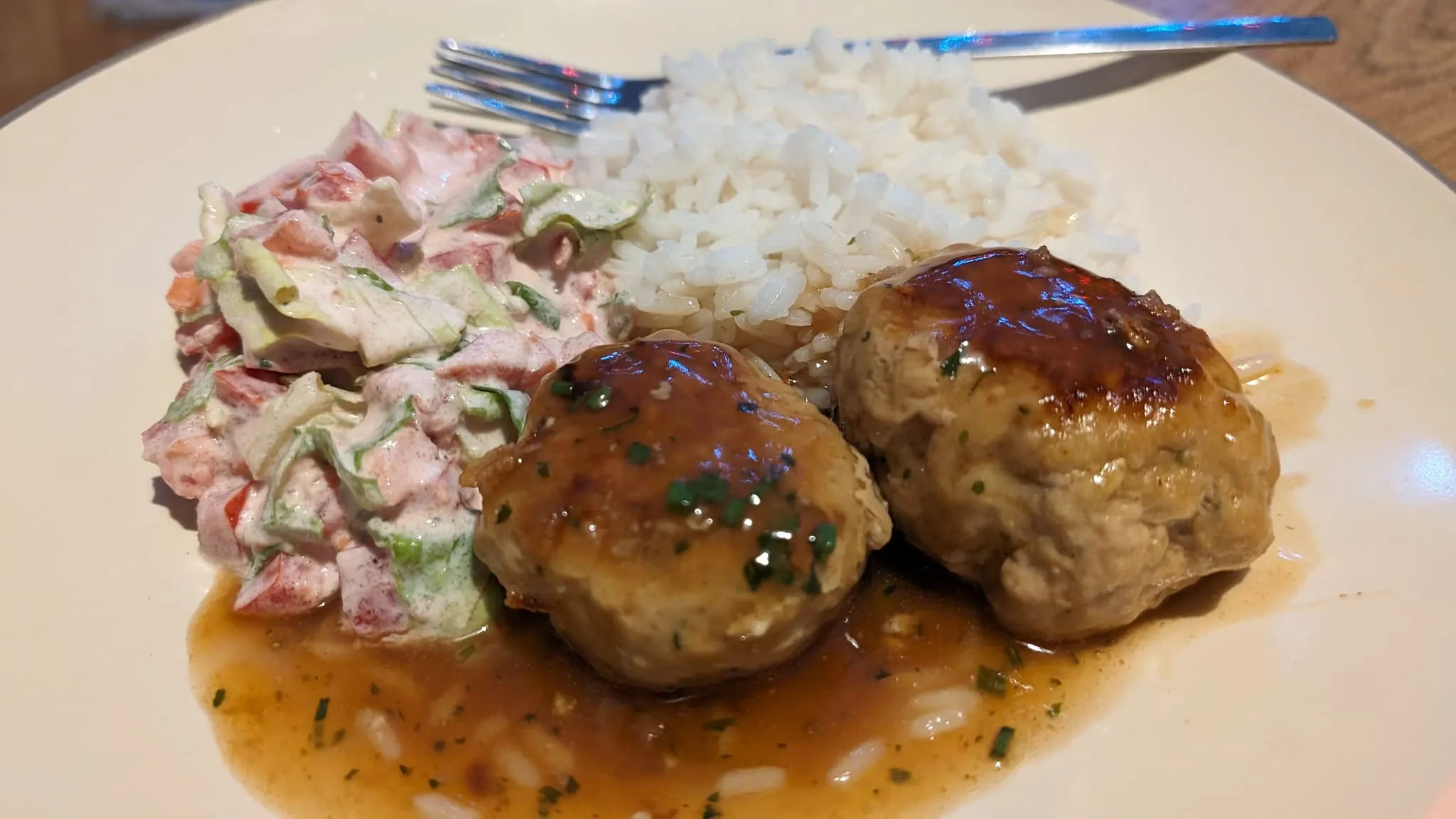 Kiaulienos kotletai su petražolėmis