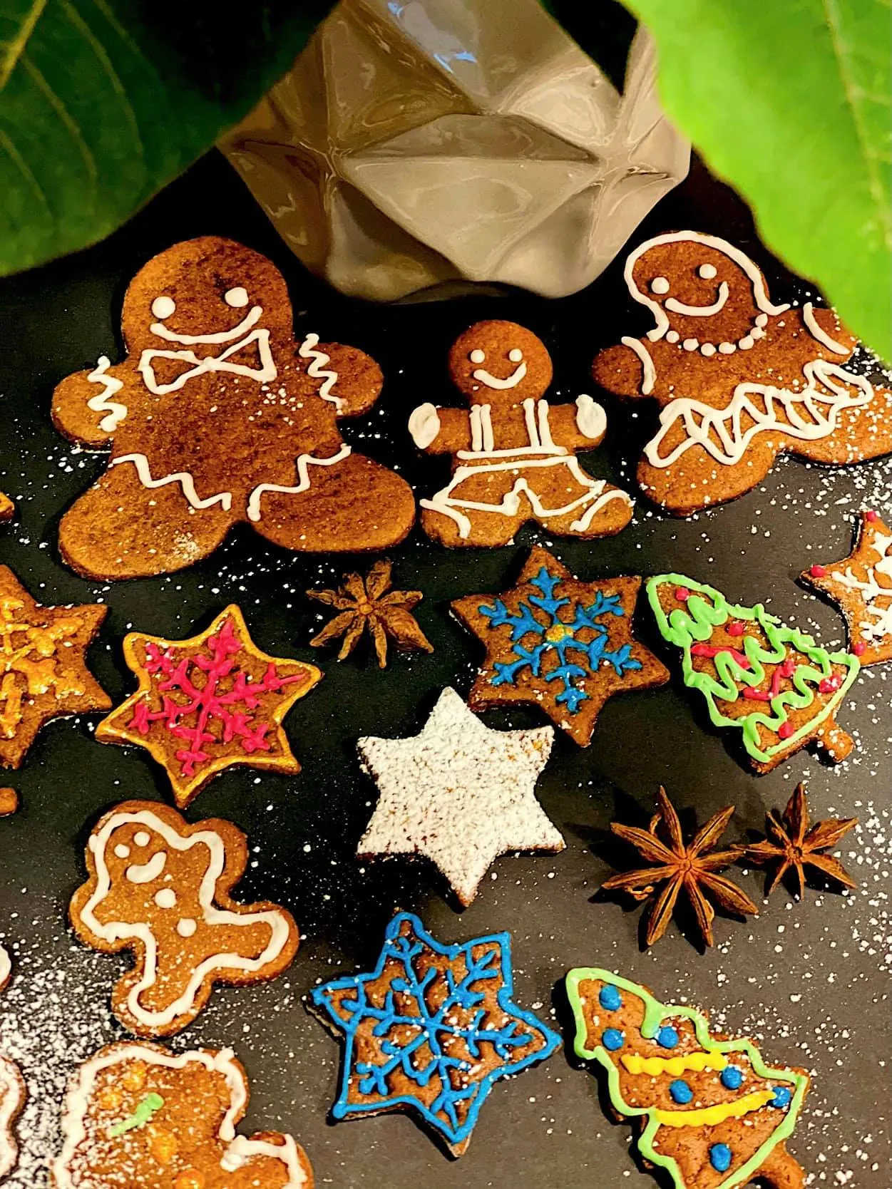 Skaniausi paprasti trapūs kalėdiniai imbieriniai sausainiai pagal Beatą