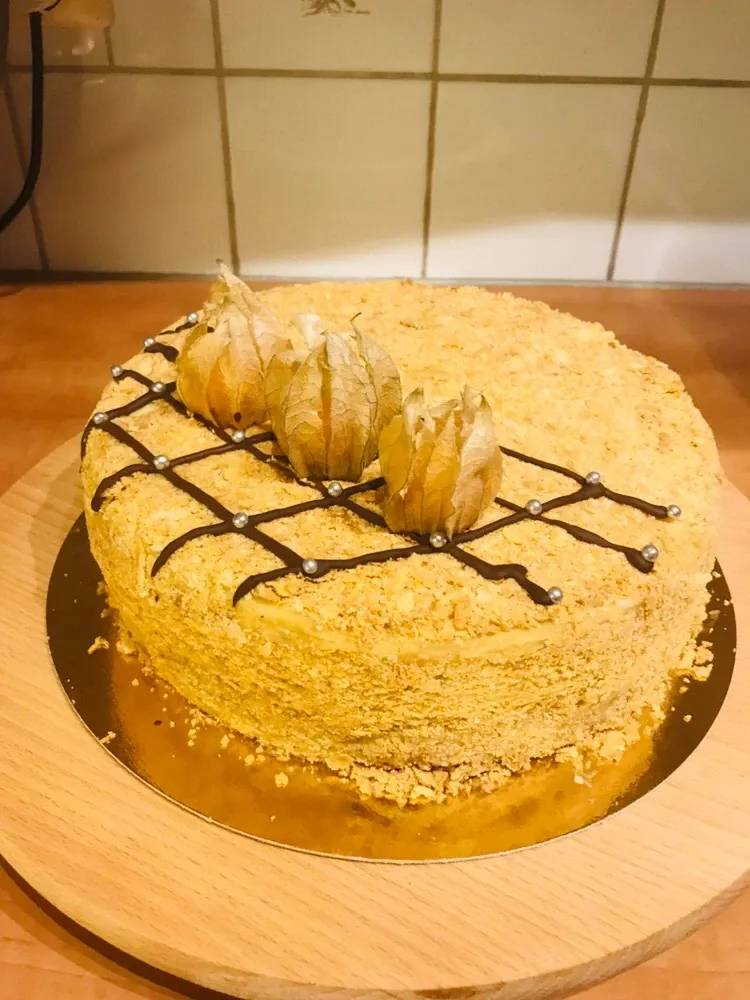 Kalėdinis medaus tortas su grietinės kremu