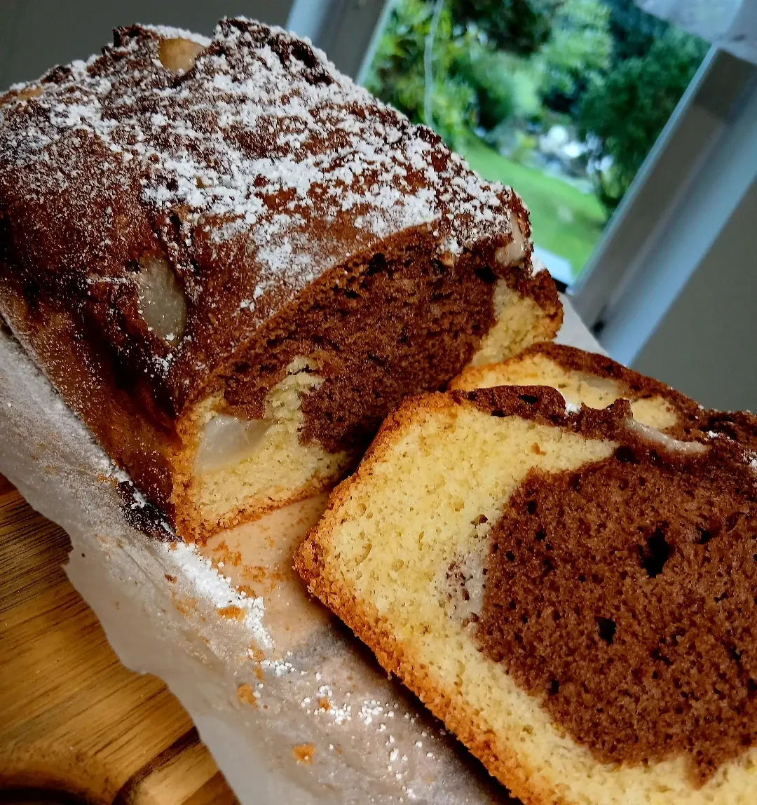 Dwukolorowe ciasto olejowe z gruszką