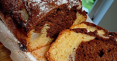 Dwukolorowe ciasto olejowe z gruszką