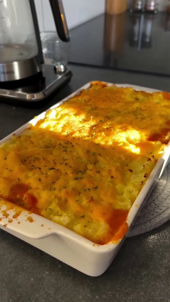 Zapiekanka z soczewicą pod pierzynką ziemniaczaną