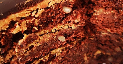 Tortas Juodasis princas su maskarponės ir rududu kremu