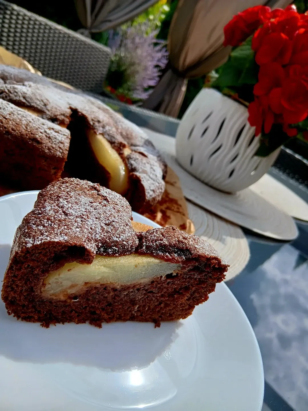 Czekoladowe ciasto z gruszkami – wilgotne, aromatyczne i puszyste