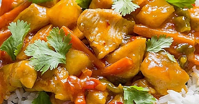 Vištiena morkų padaže su grietinėle