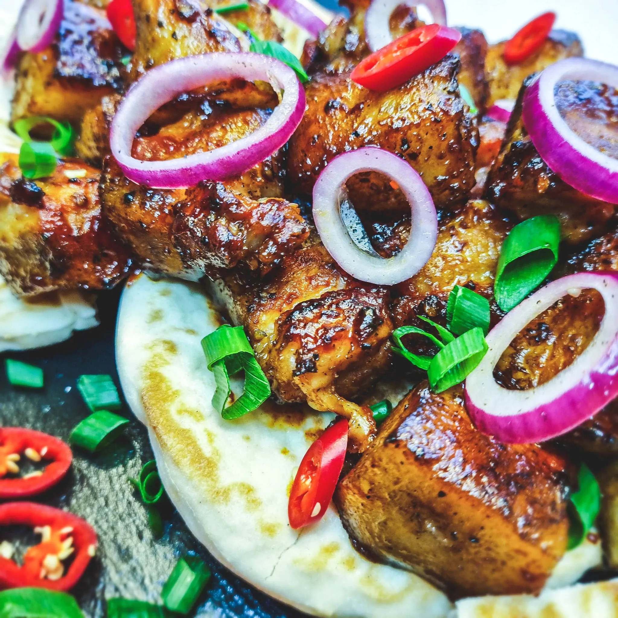 Kiaulienos pažandės šašlykai su tomato glaze ir sojos glazūra