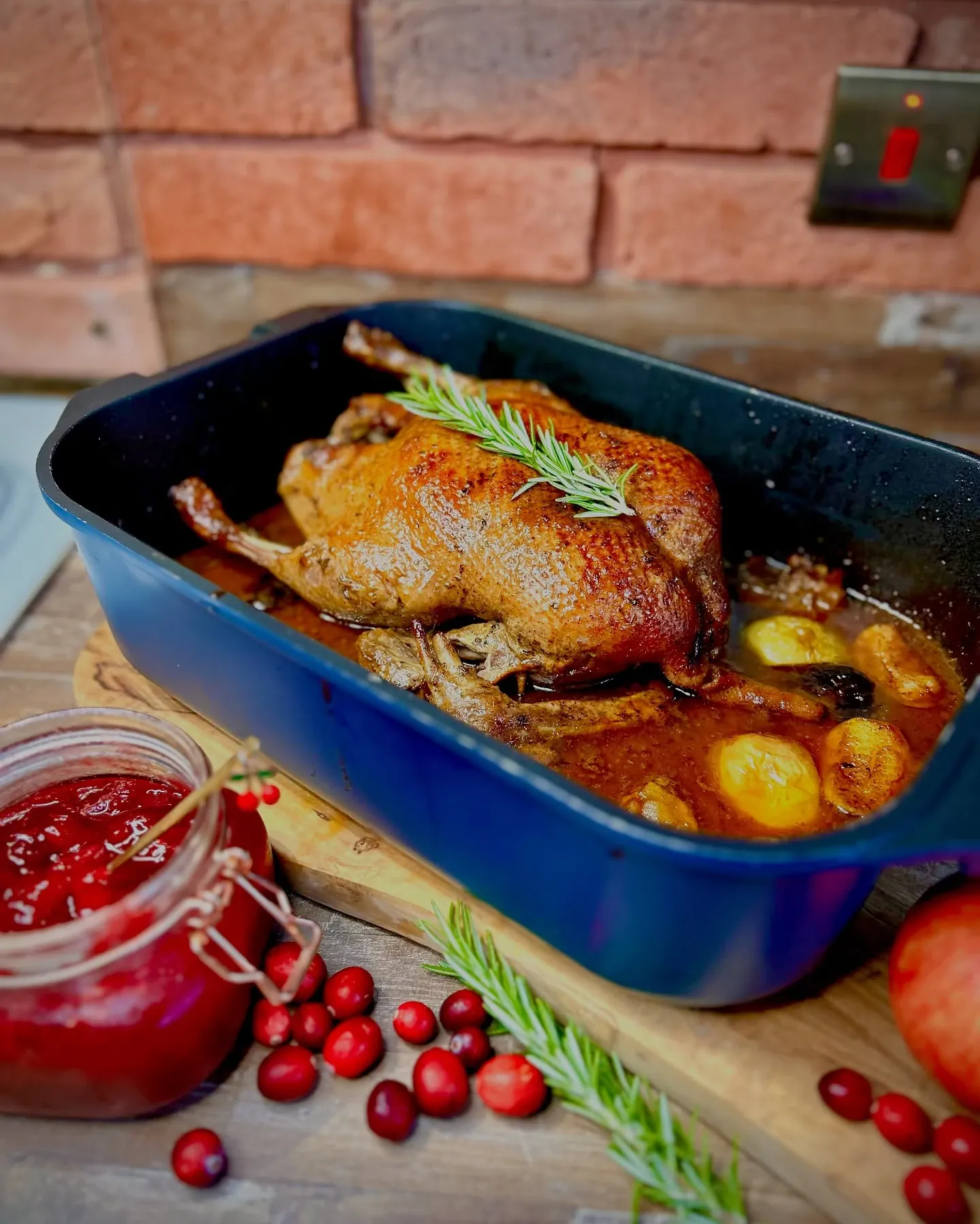 Orkaitėje kepta antis su naminiu teriyaki padažu