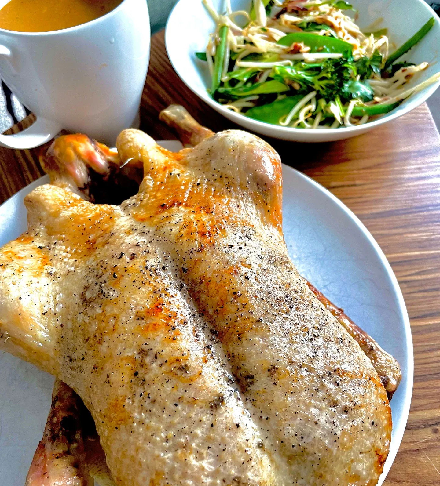 Antis kimšta raugintais kopūstais, kepta orkaitėje