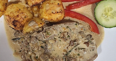 Jautienos liežuvio kepsnys su baravykų ir grietinėlės padažu