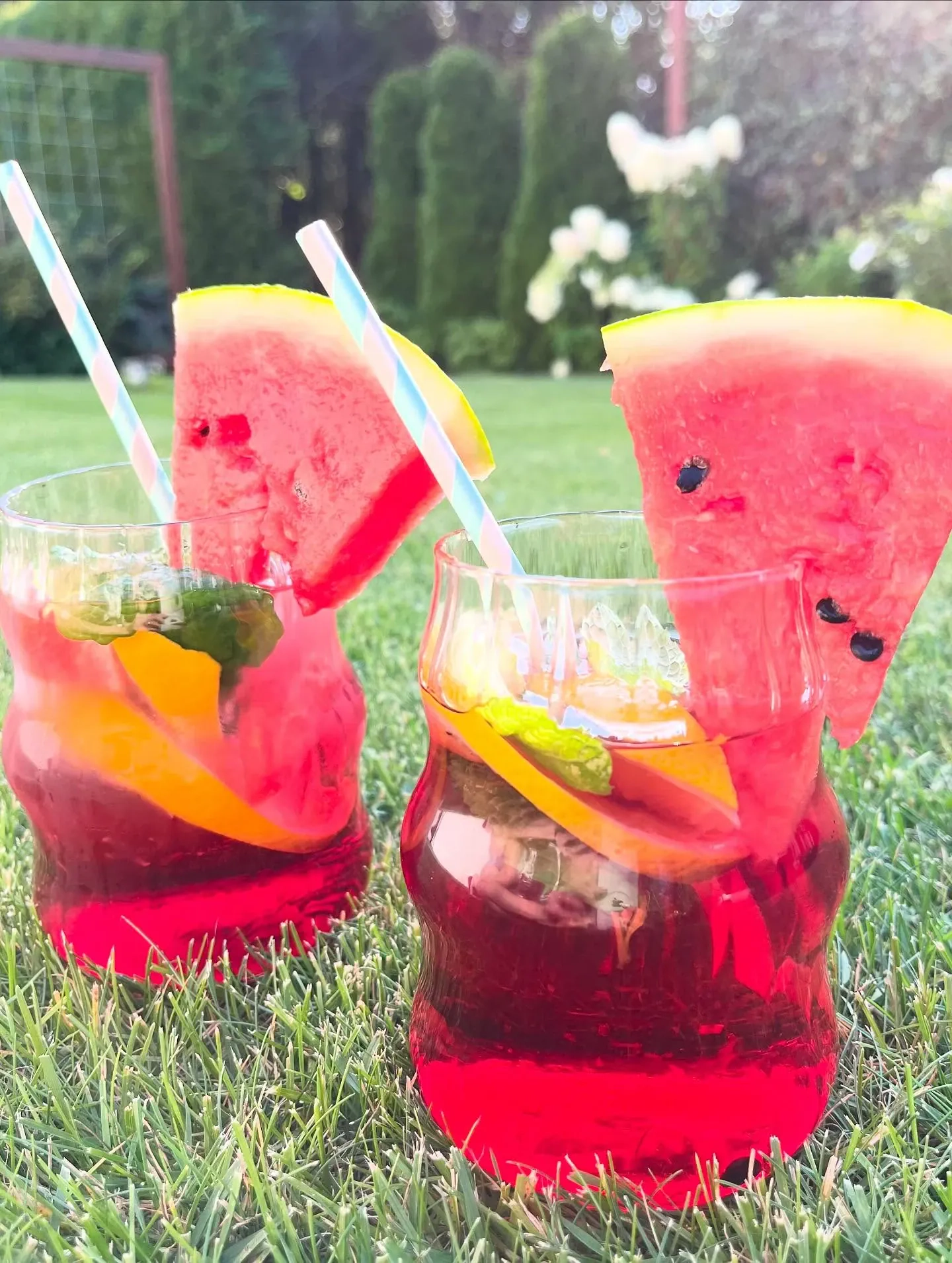 Lemoniada arbuzowa na lato – orzeźwiający napój z owocami i miętą