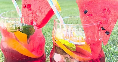 Lemoniada arbuzowa na lato – orzeźwiający napój z owocami i miętą