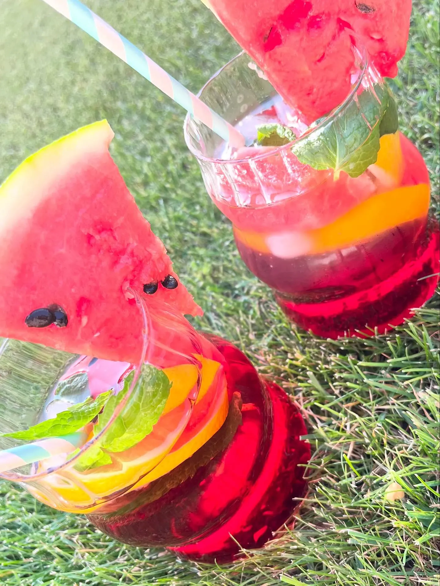 Lemoniada arbuzowa na lato – orzeźwiający napój z owocami i miętą