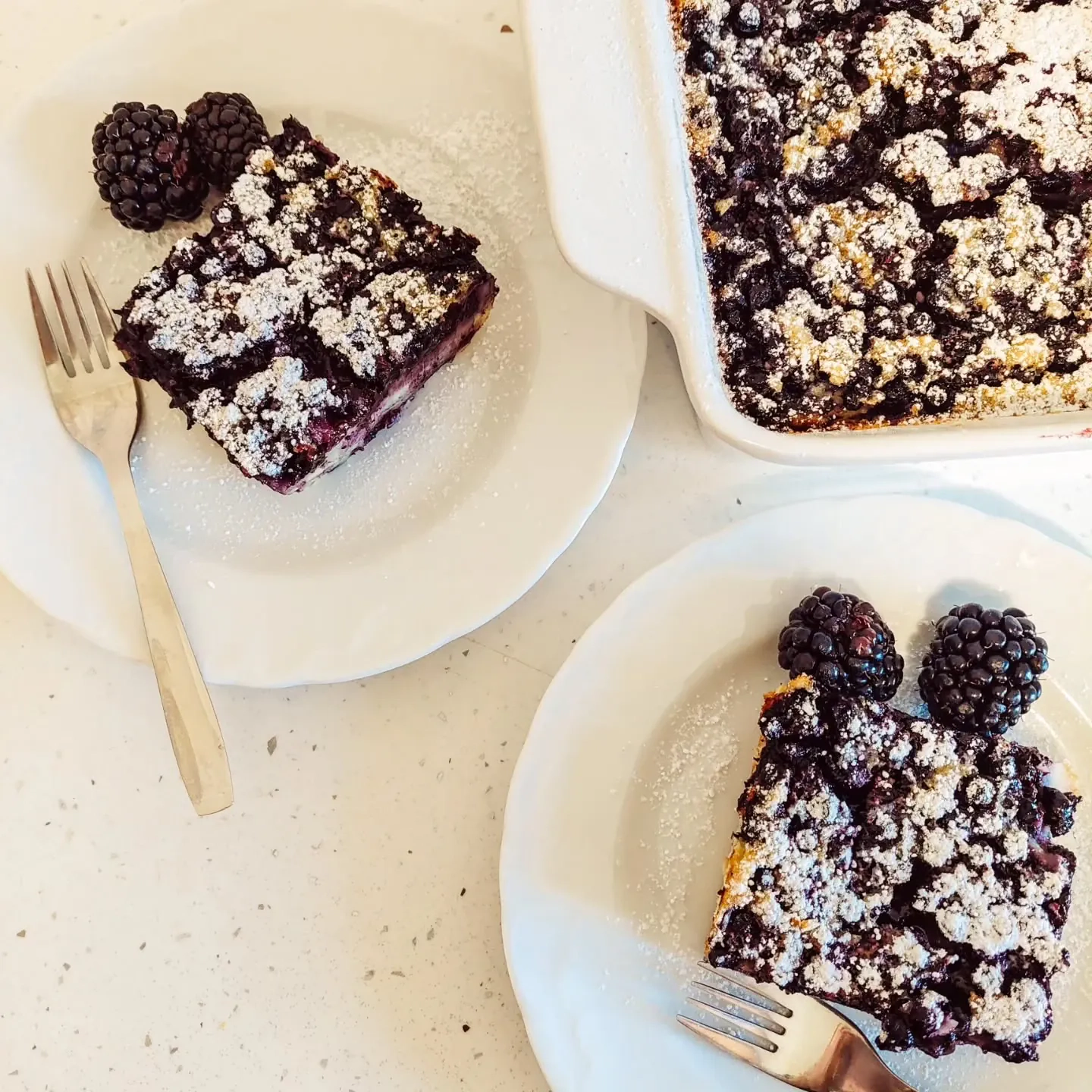 Clafoutis z jagodami – prosty francuski deser z pieca