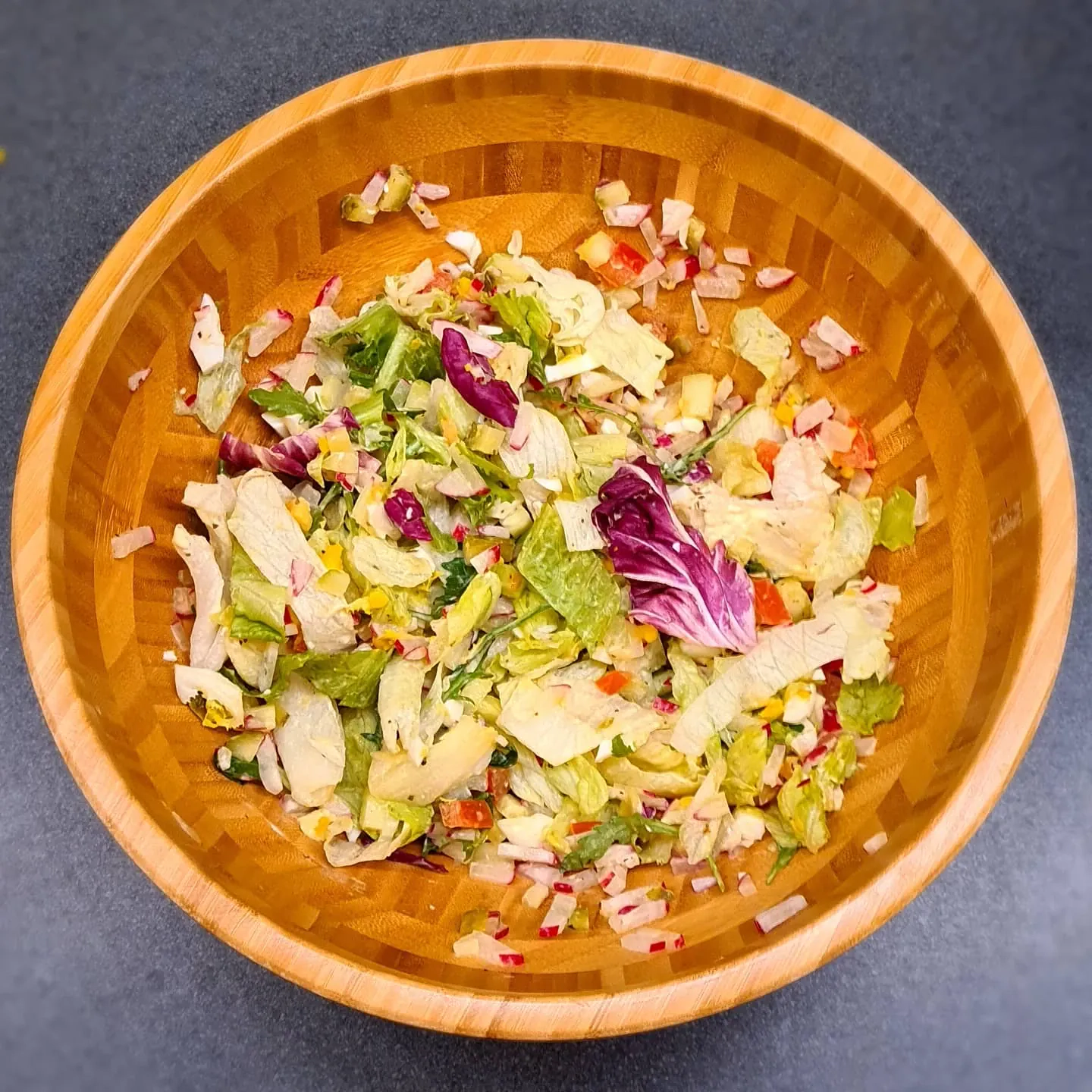 Krāsainie sakņu salāti ikdienai un veselīgam uzturam