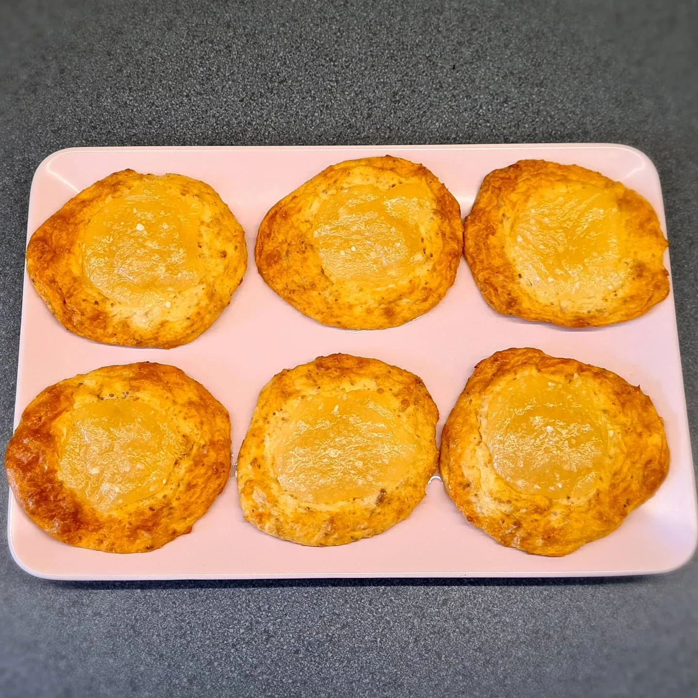 Veselīgas biezpiena bulciņas bez cukura kafijas pauzei