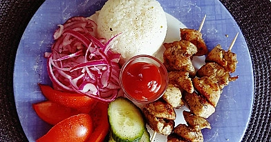 Vištienos vėrinukai su kariu ir imbierais