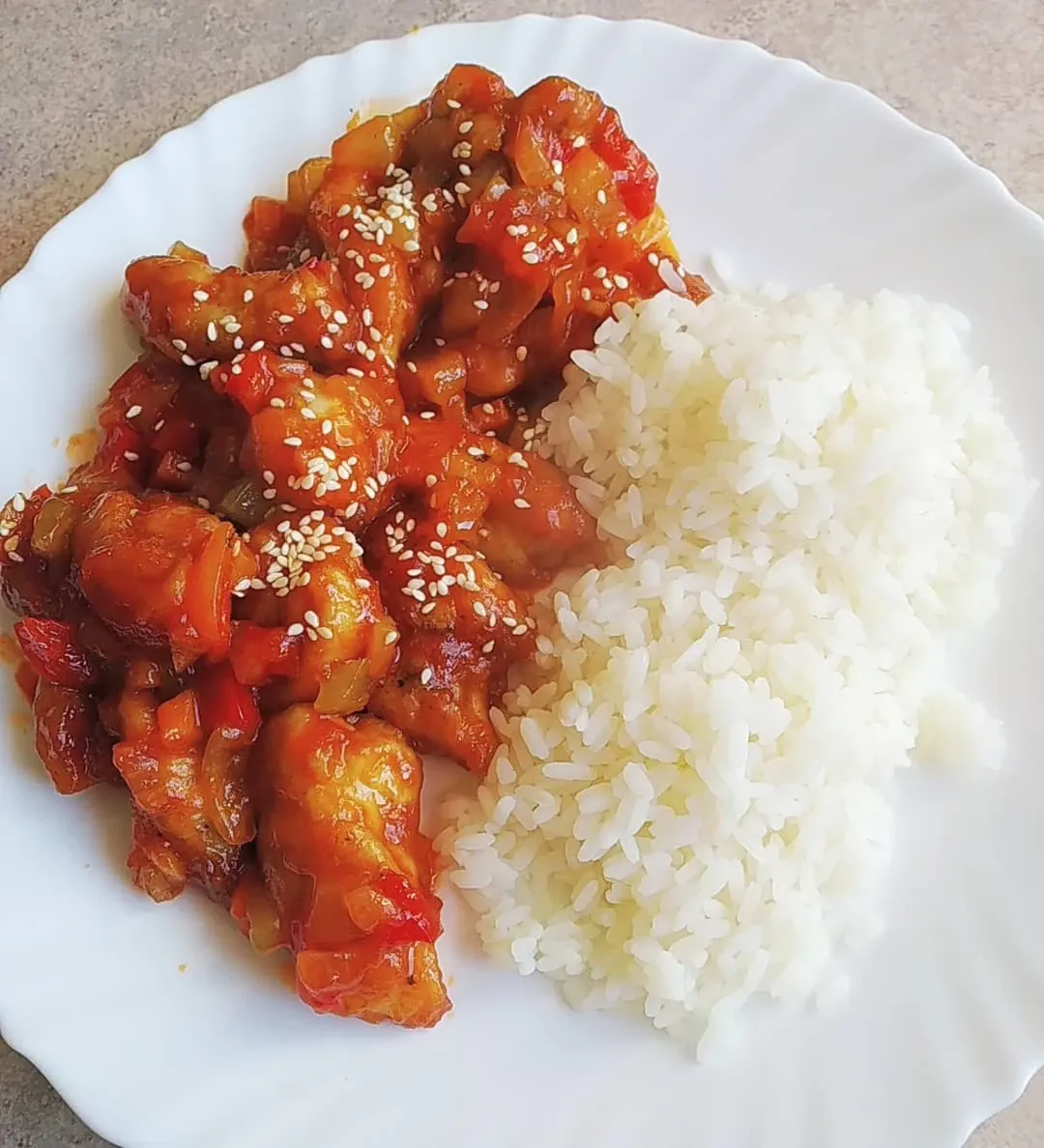 Kalakutiena mandžiūriškai su soja ir čili padažu