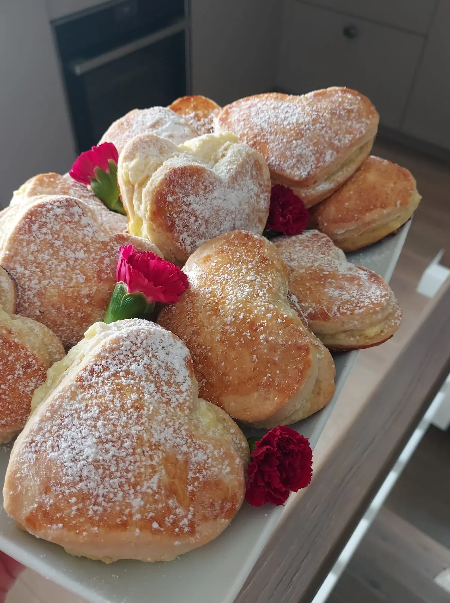 Sausainiai "Grietiniečiai" su varške ir razinomis