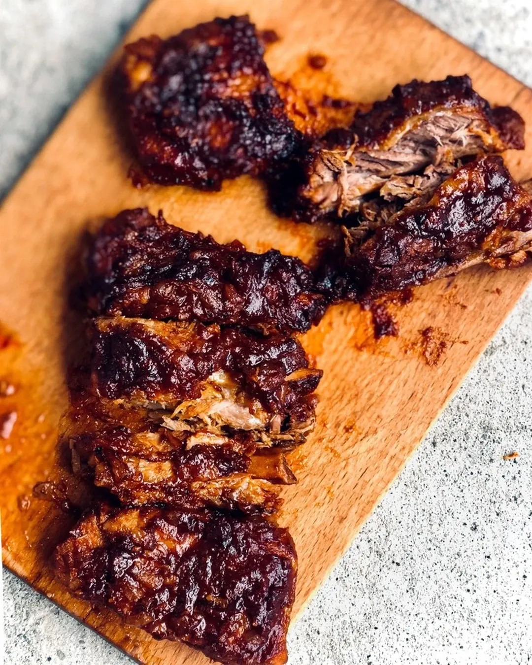 Orkaitėje kepti šonkauliukai su medaus glazūra