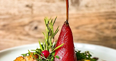 Kepta anties krūtinėlė su kriaušėmis