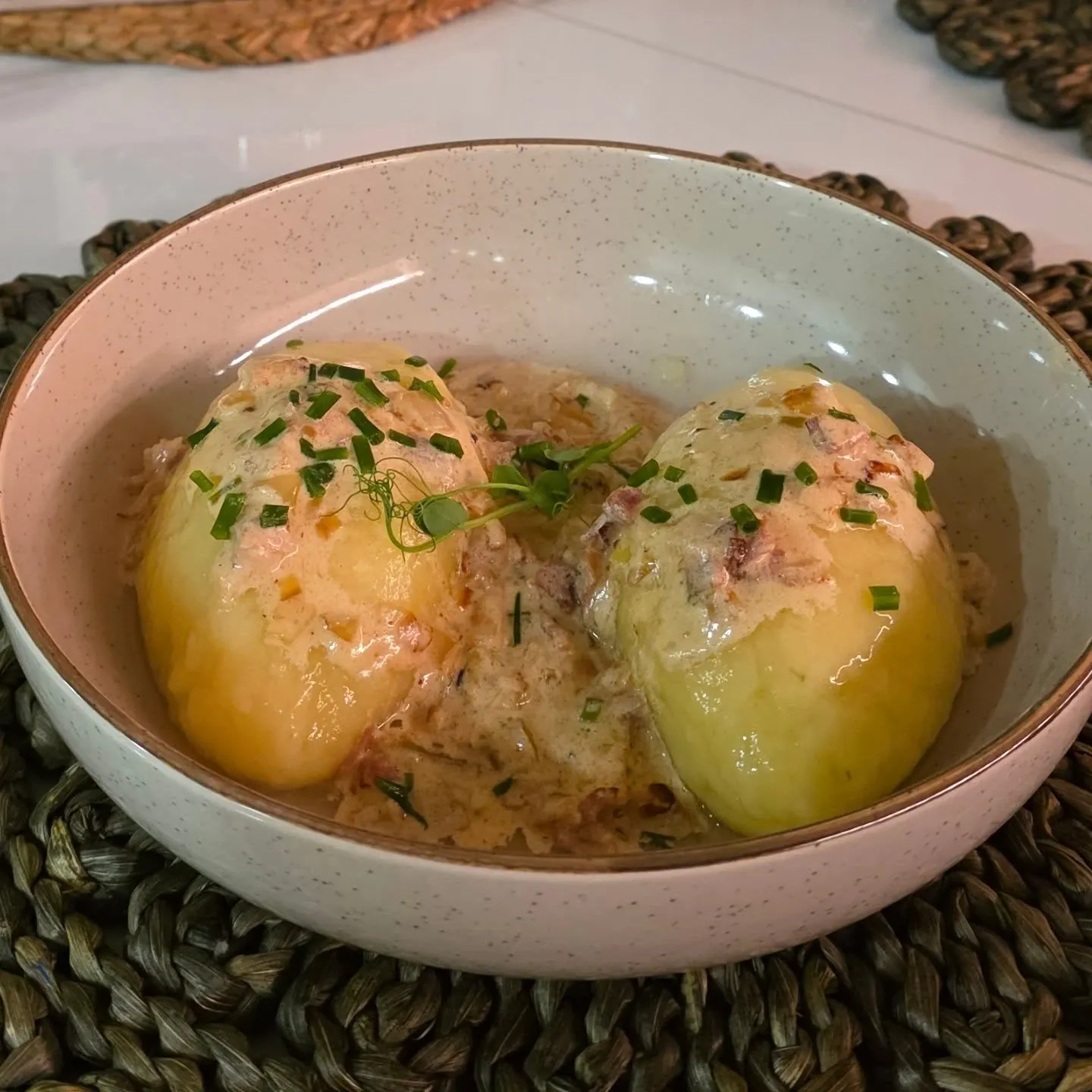 Virtų bulvių cepelinai su vištienos kepenėlėmis