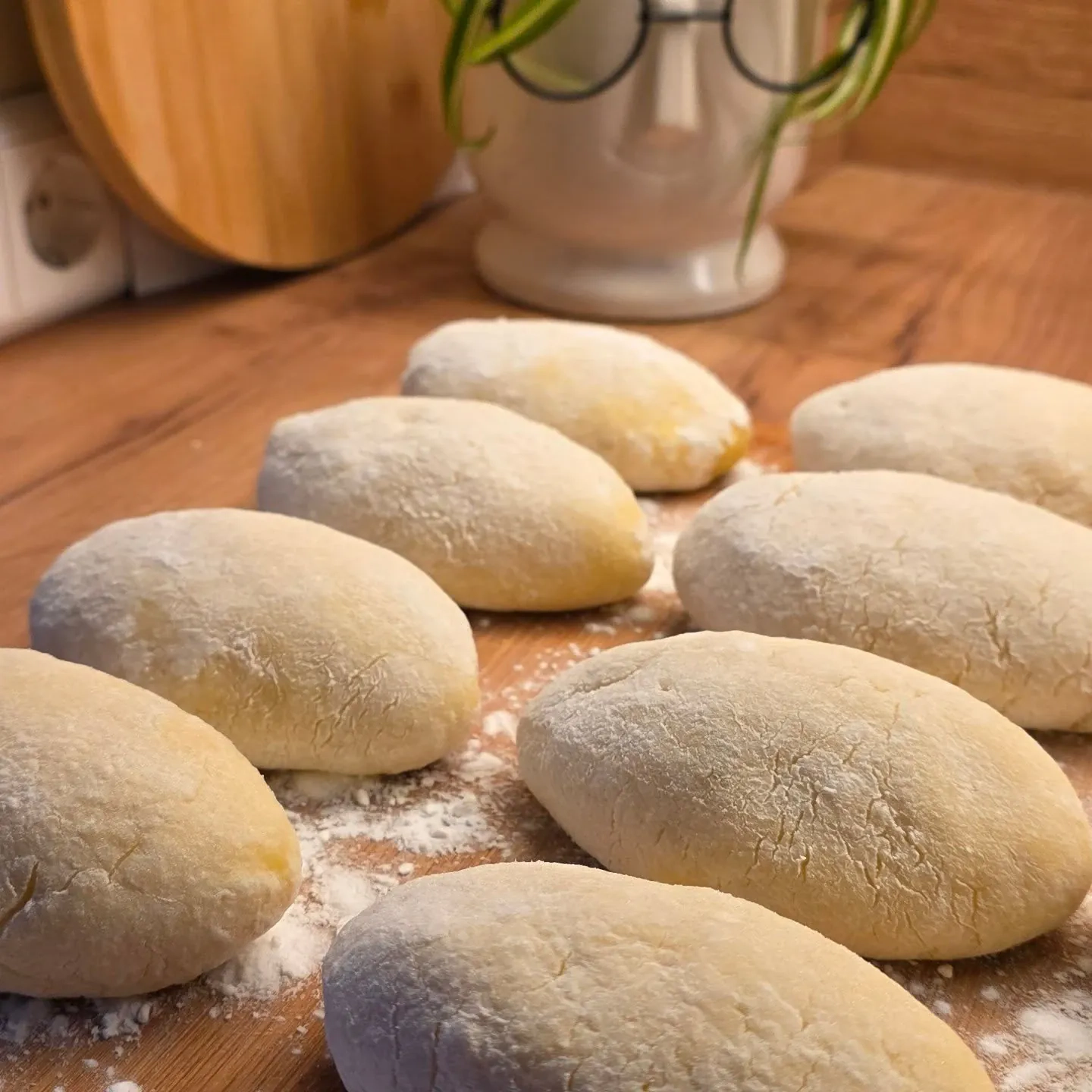 Virtų bulvių cepelinai su vištienos kepenėlėmis