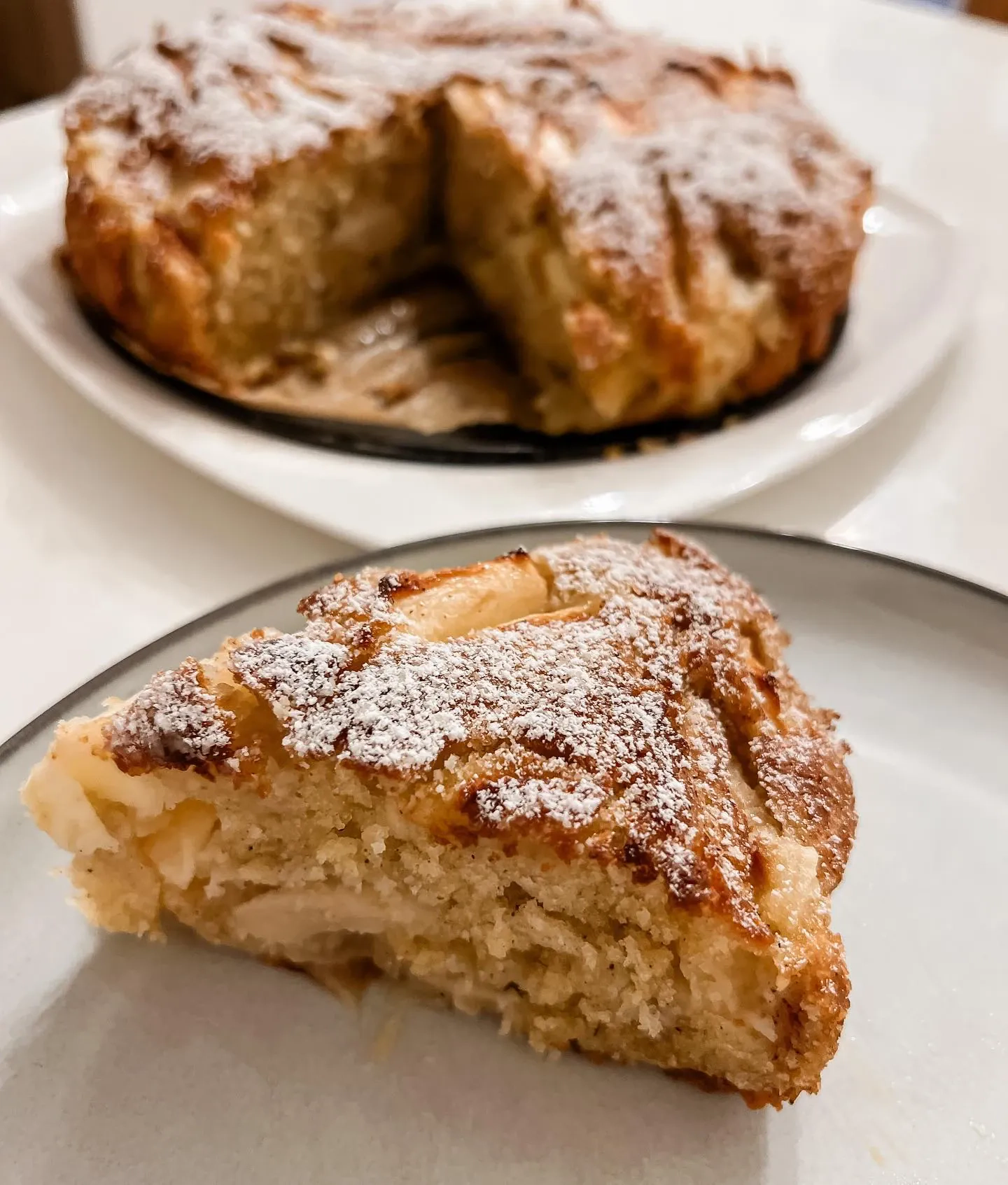 Tobulo skonio obuolių pyragas su cinamonu