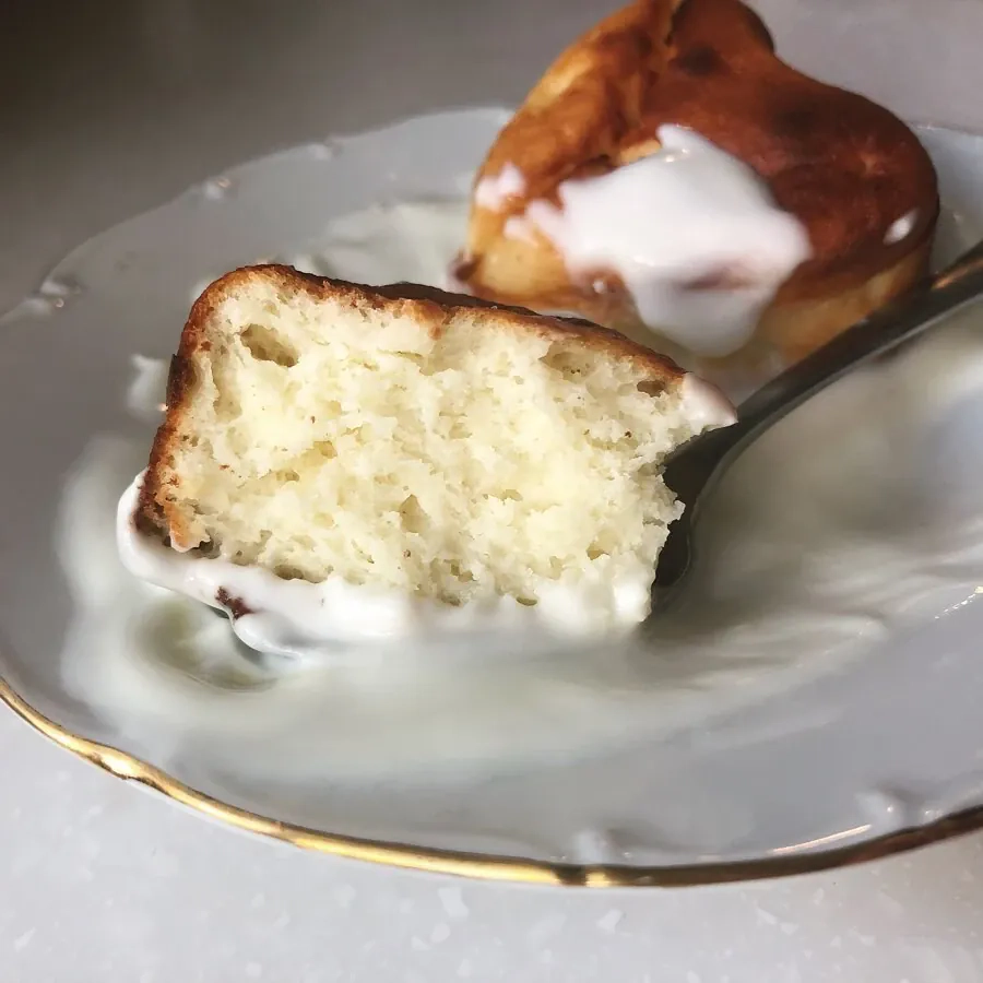 Oriniai varškėčiai su grietine ir manais orkaitėje