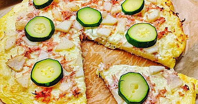 Bulvių pica su dešrelėmis ir sūriu