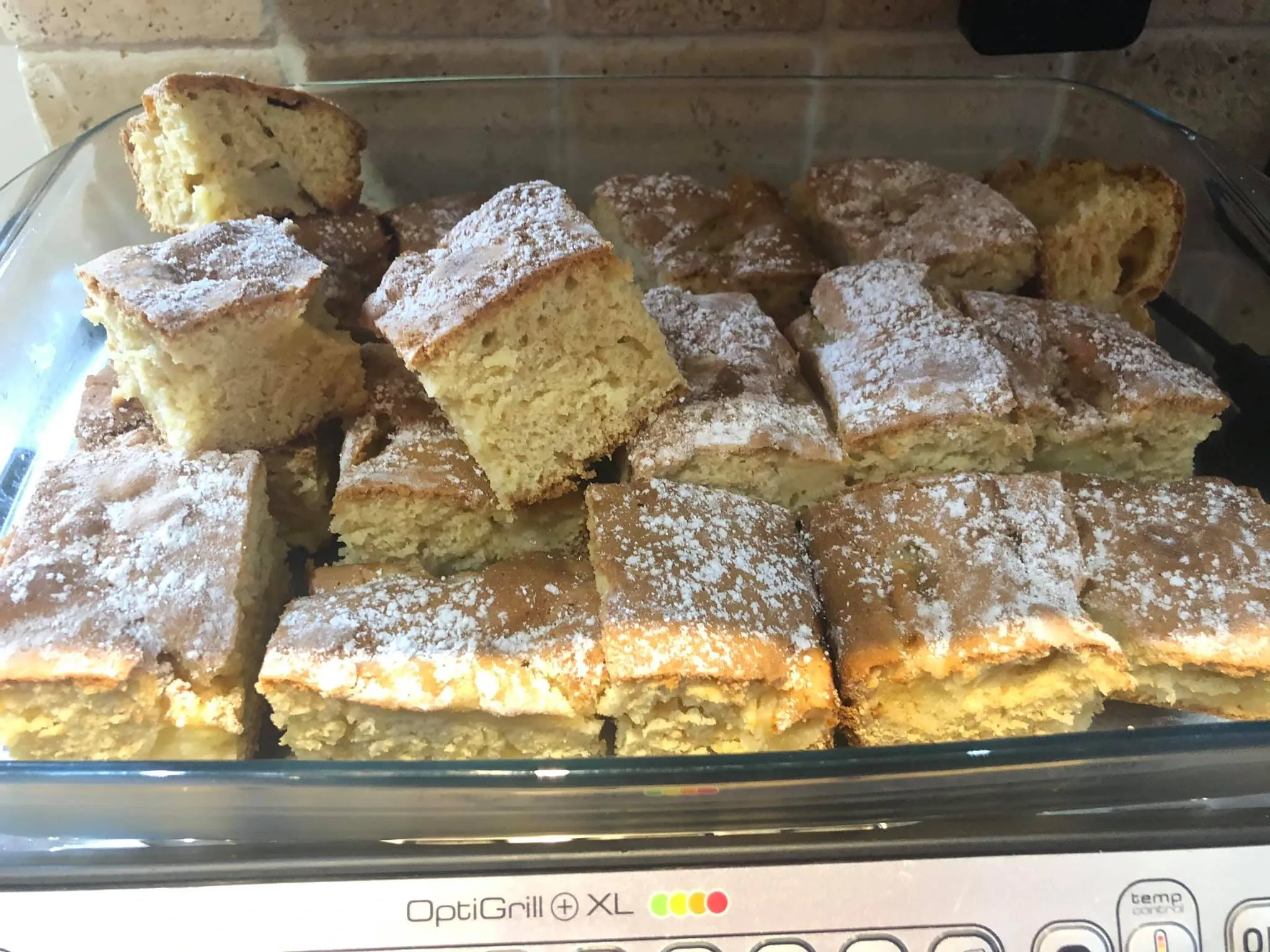 Obuolių pyragas su manų kruopomis