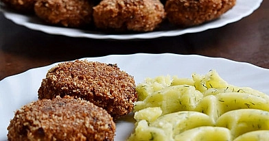Kotlety mielone z ryżem i warzywami