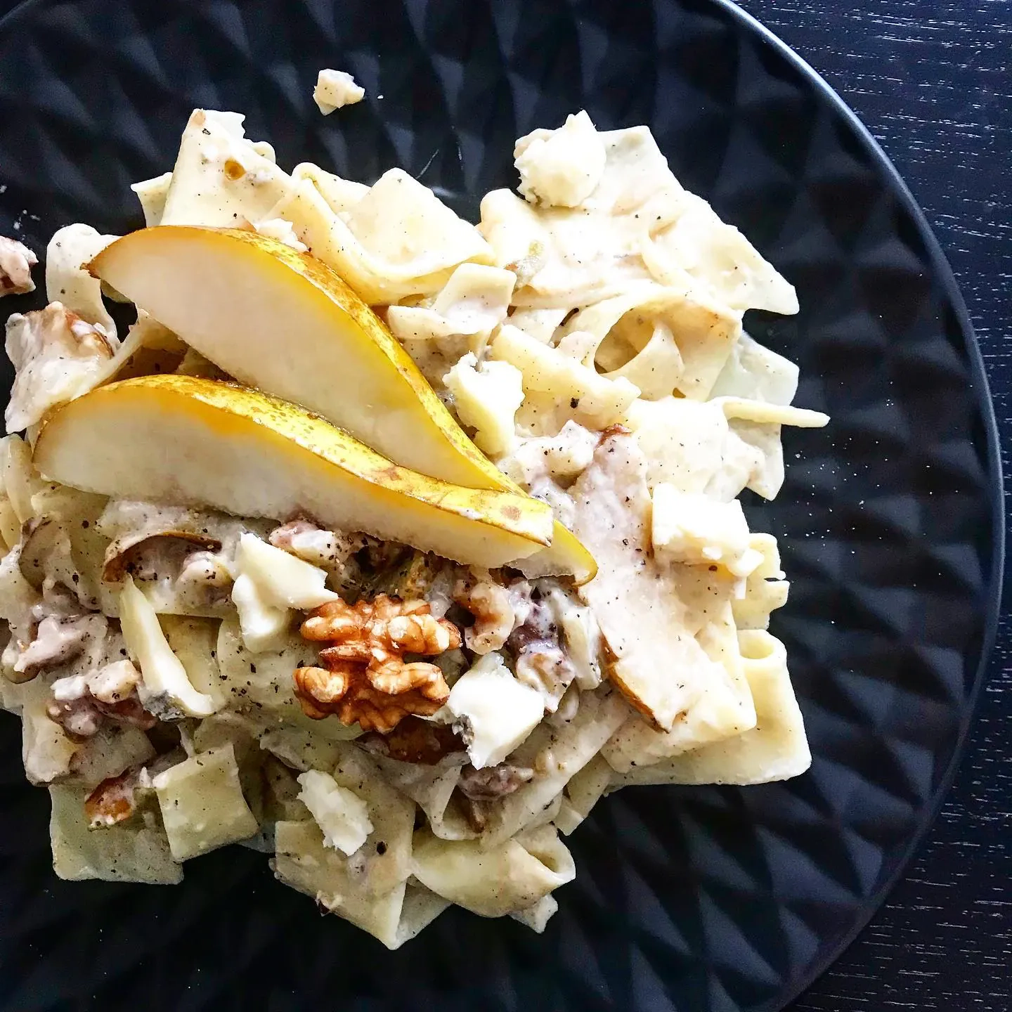 Makaron z gorgonzolą i gruszką