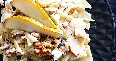 Makaron z gorgonzolą i gruszką