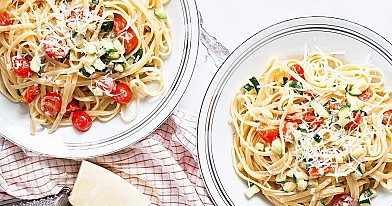 Makaron z gorgonzolą i pomidorami