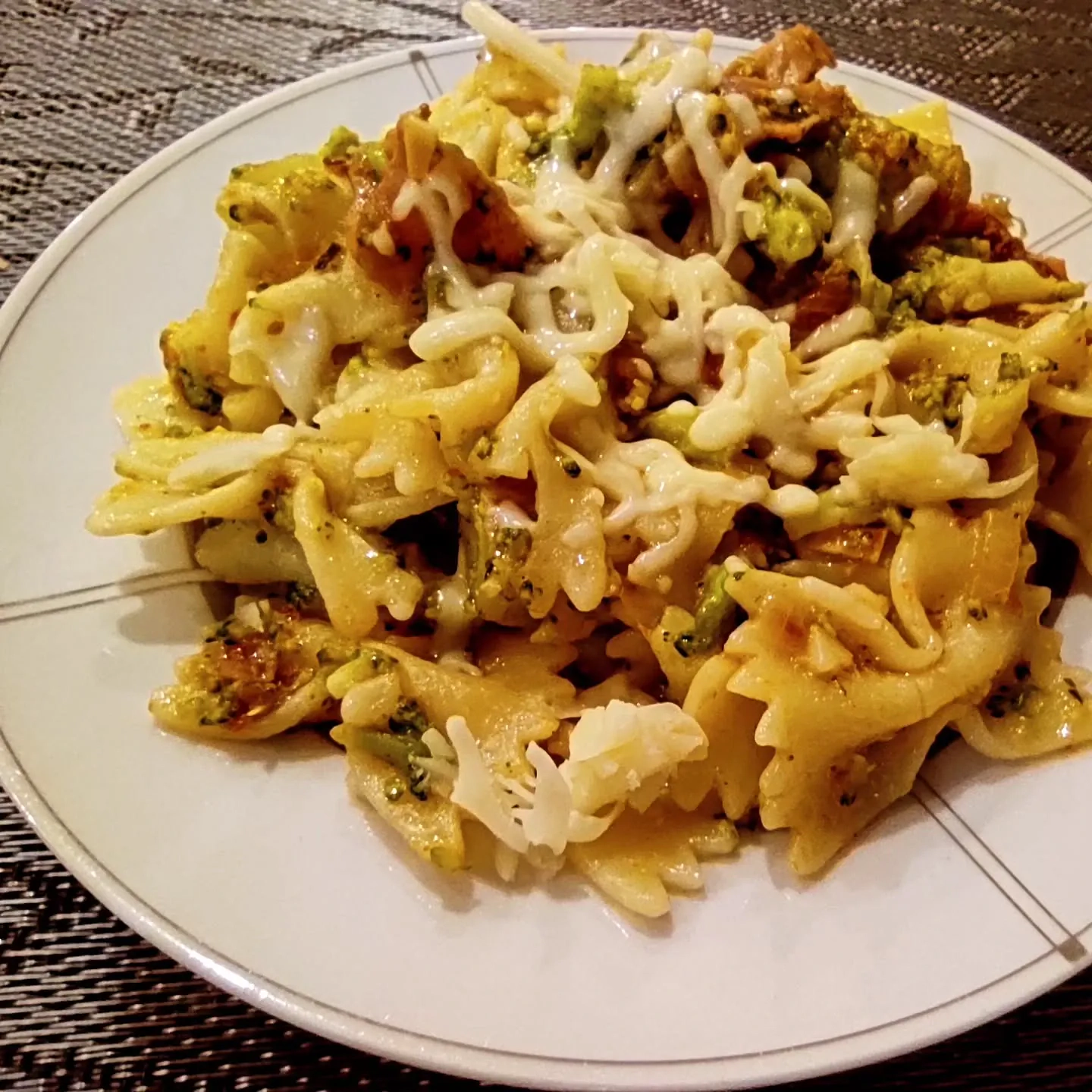 Makaron z gorgonzolą i szynką parmeńską