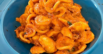 Makaron z ndują i pomidorami