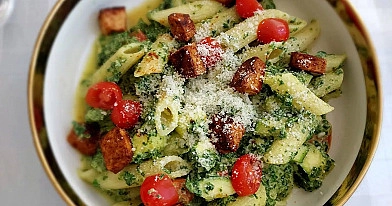 Makaron z serem ricotta i pomidorkami