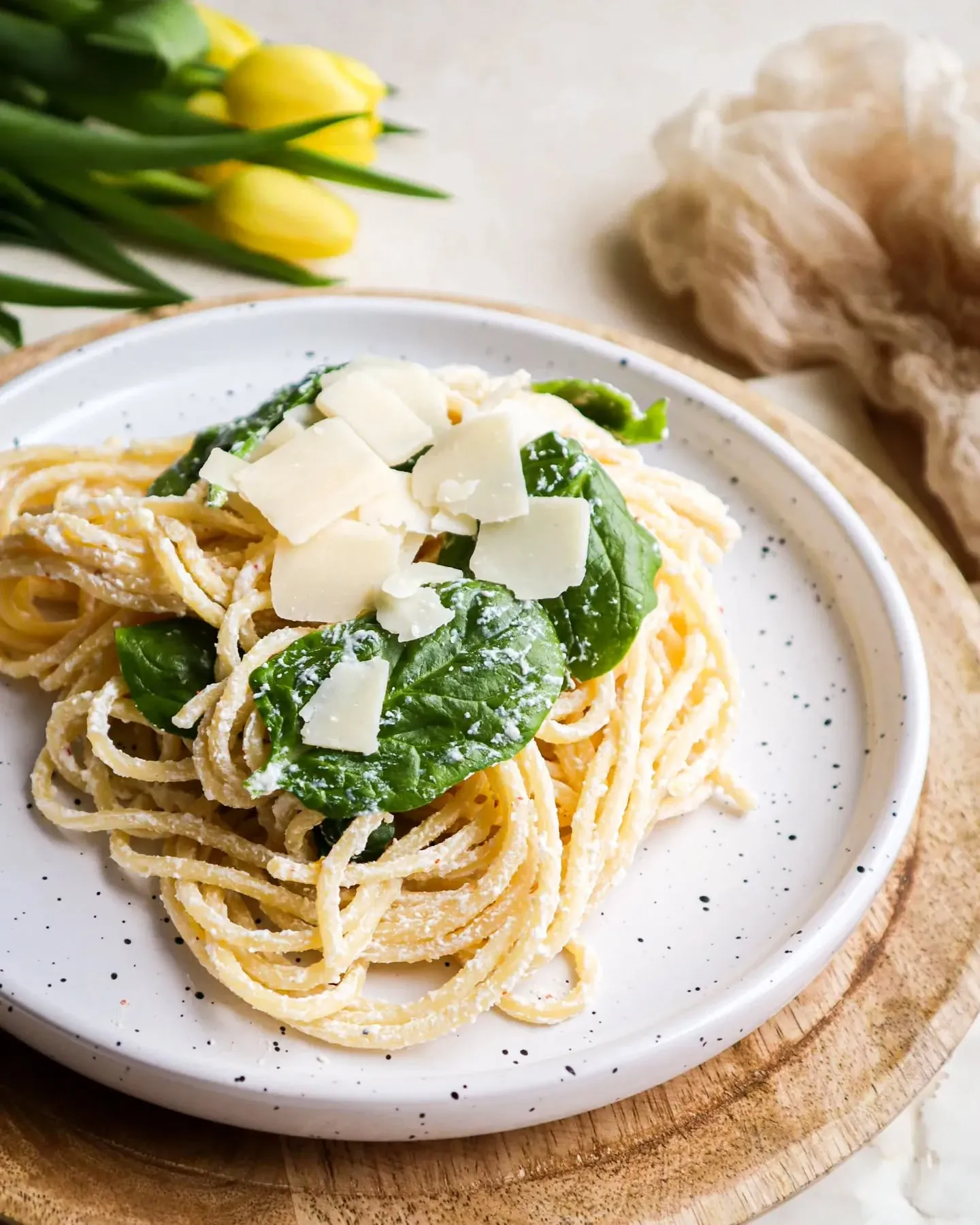 Makaron z serem ricotta i szpinakiem