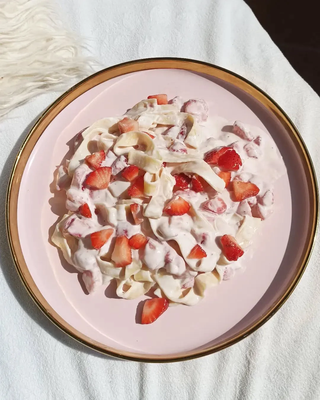 Makaron z truskawkami i ricotta