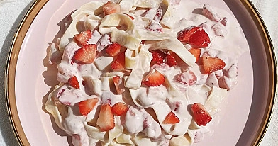 Makaron z truskawkami i ricotta