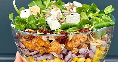 Sałatka brokułowa z kurczakiem gyros