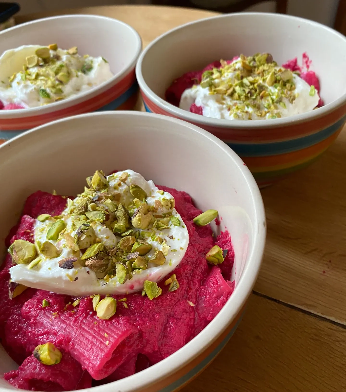 Makaron z pistacjami i burratą