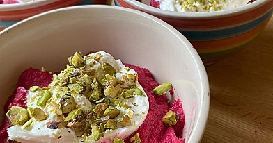 Makaron z pistacjami i burratą