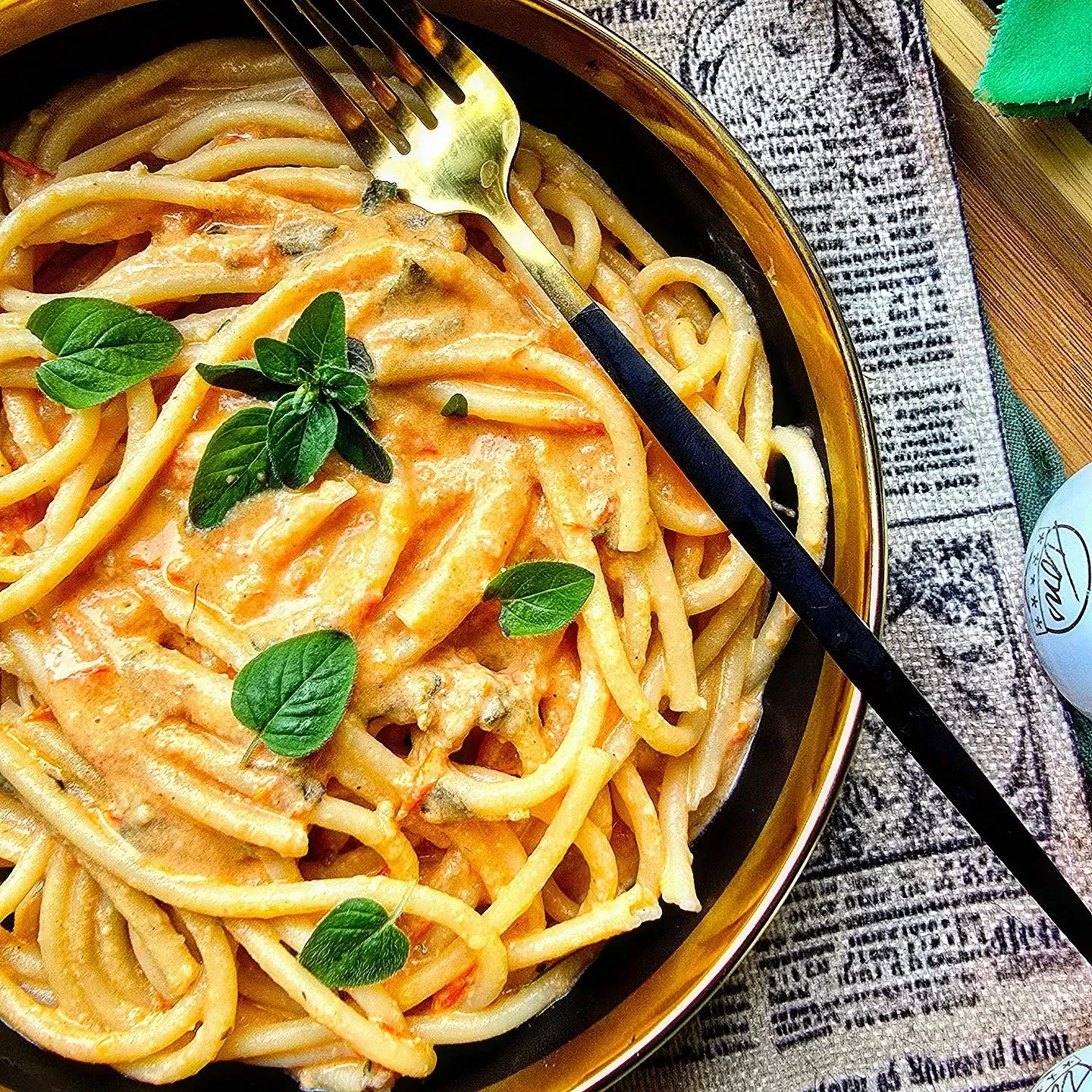 Kremowy makaron z burratą