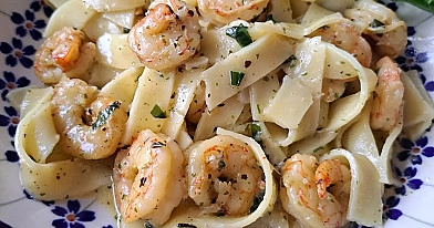 Makaron z krewetkami i gorgonzolą